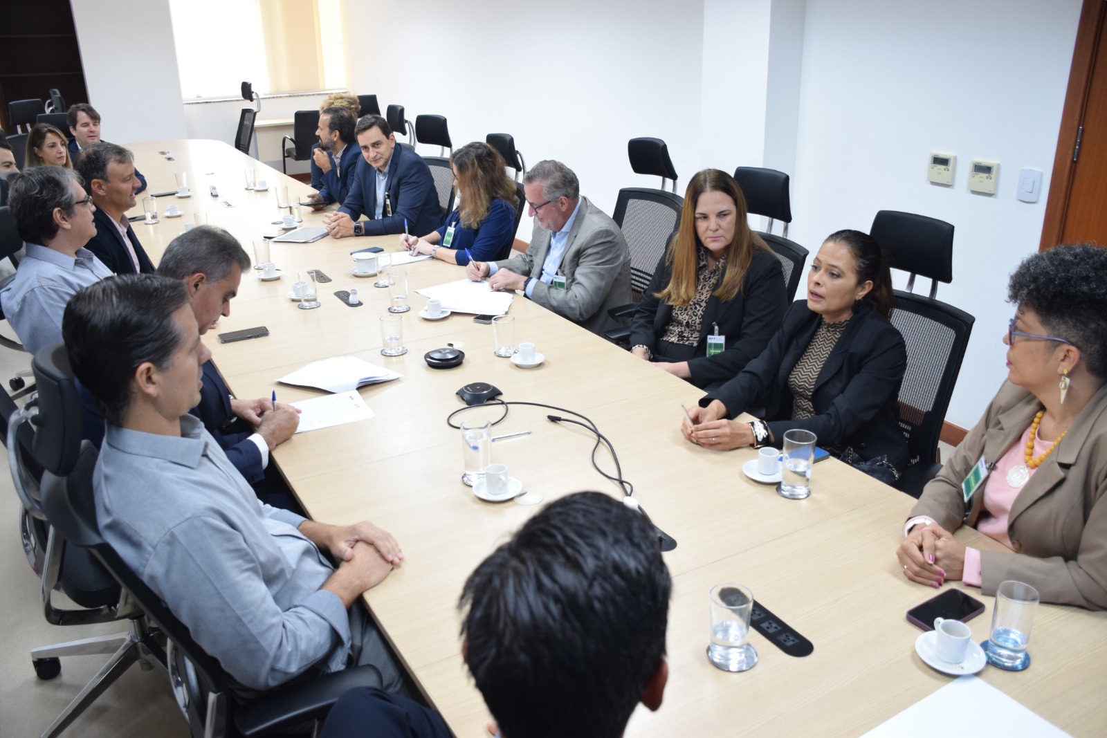 Imagem de reunião na PGE