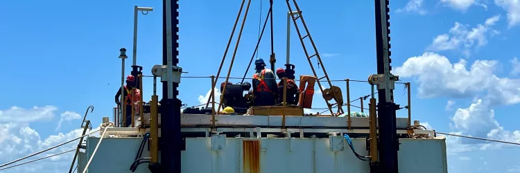 Sondagem da Ponte Salvador-Itaparica é iniciada em Vera Cruz com uso de plataforma