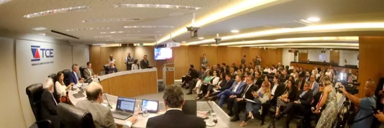 Imagem da sessão do TCE-BA na qual foi aprovada a proposta