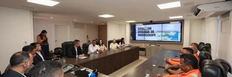 Reunião sobre qualificação de profissionais