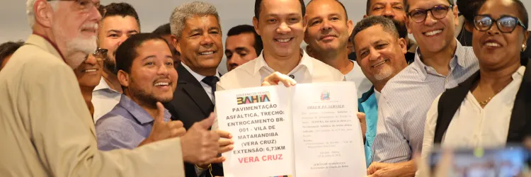 Assinatura de ordem de serviço para pavimentação asfáltica em Vera Cruz