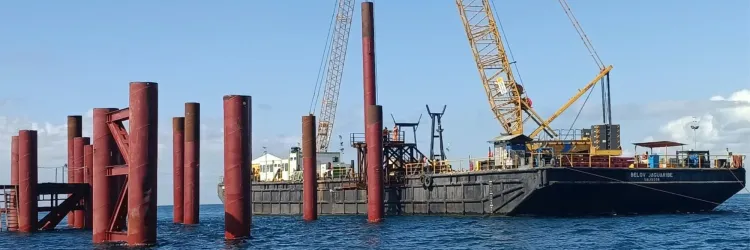 Cravação de estacas para central de concreto