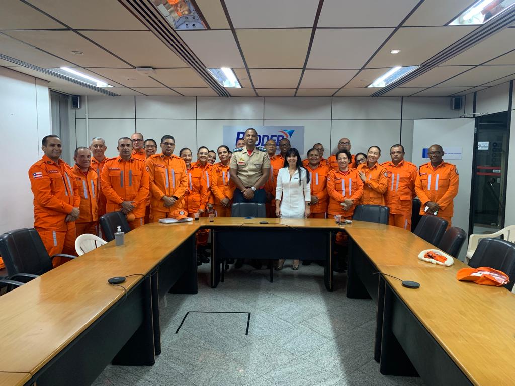 Alunos do curso de formação de oficiais do Corpo de Bombeiro Militar da Bahia visitam a Prodeb