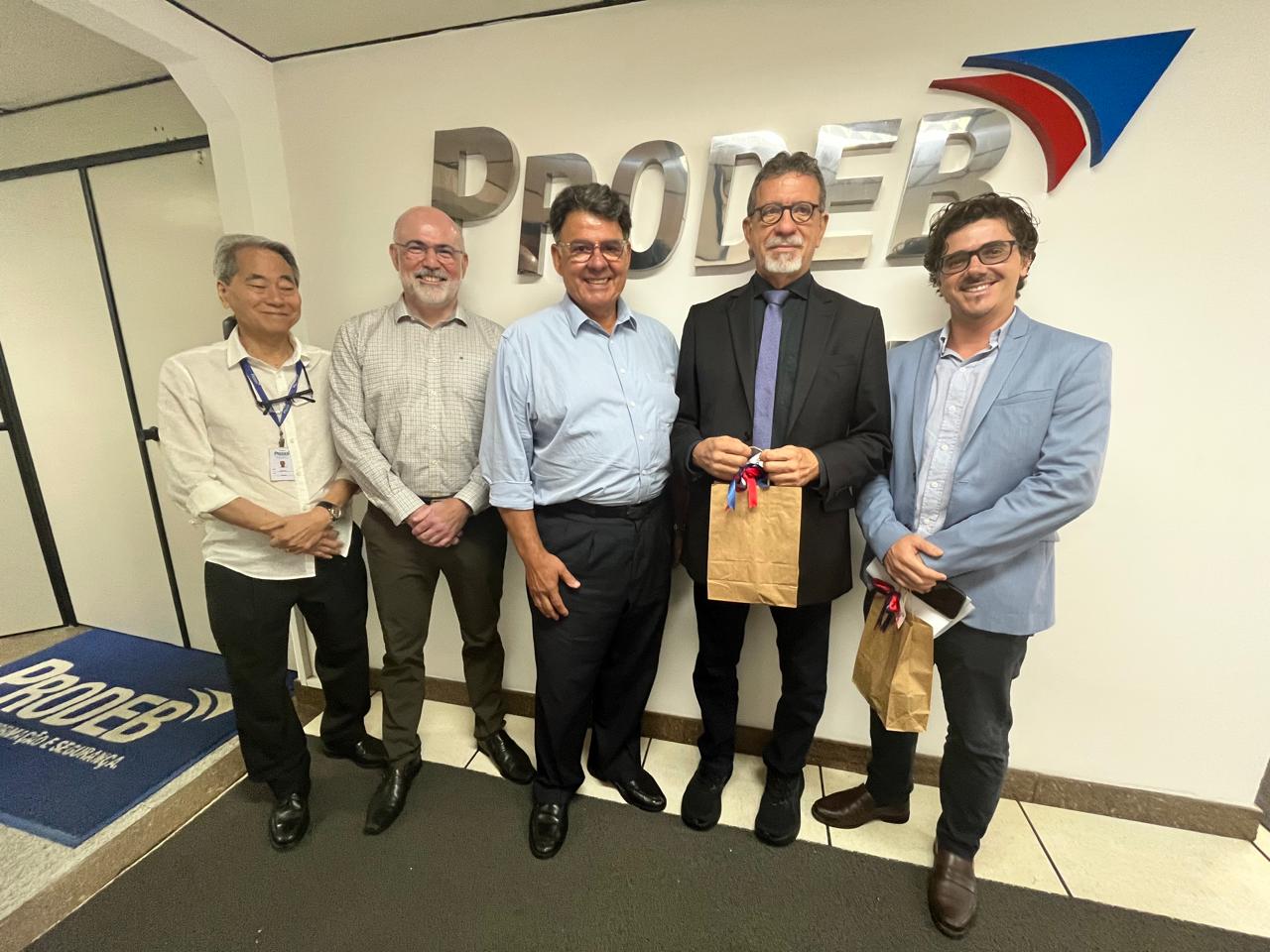 Prodeb recebe a visita do secretário Afonso Florence, da Casa Civil