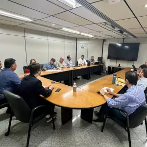 Equipes do Ministério da Saúde e da SEI conhecem infraestrutura tecnológica da Prodeb