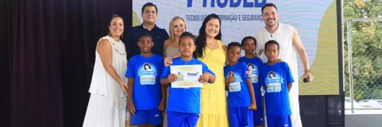 Prodeb participa de homenagem da Osid e é premiada com selo Empresa Irmã, categoria ouro