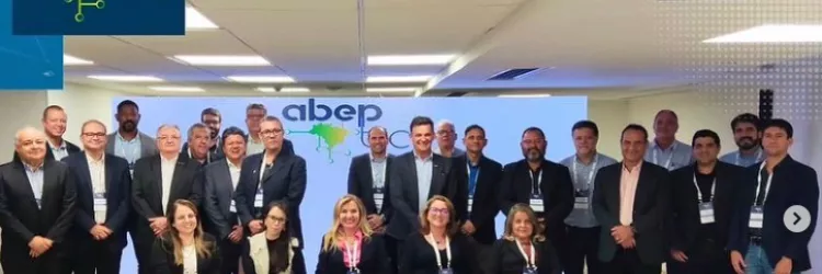 Prodeb participa do Fórum dos Diretores Técnicos e apresenta sua experiência com Downsizing Mainframe