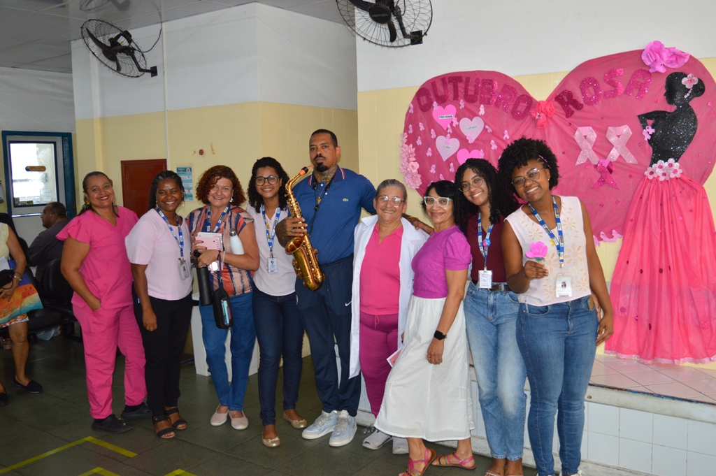 Hospital Juliano Moreira promove ação de autocuidado e prevenção ao câncer de mama no Outubro Rosa