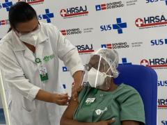 Linha de frente do HRSAJ é vacinada contra COVID-19 (1)