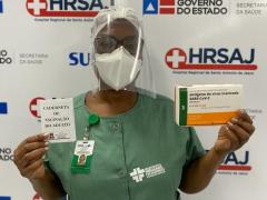 Linha de frente do HRSAJ é vacinada contra COVID-19 (2)