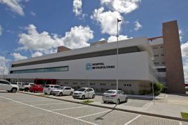 Governador vistoria instalações do Hospital Metropolitano antes da abertura (9)