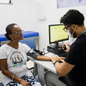 Inscrições prorrogadas: FESF-SUS abre vagas multiprofissionais com salários de até R$16.938,94