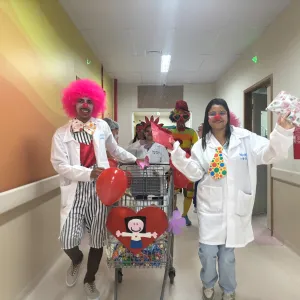 Hospital Regional de Juazeiro celebra dia das crianças com brincadeiras e entrega de brinquedos para crianças internadas na unidade