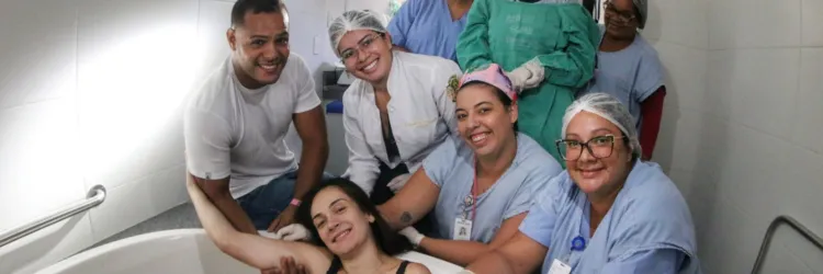 Parto na banheira alia conforto, segurança e acolhimento na Maternidade Regional de Camaçari