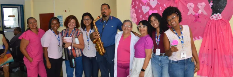 Hospital Juliano Moreira promove ação de autocuidado e prevenção ao câncer de mama no Outubro Rosa