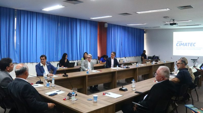 Governador do Piauí visita SENAI CIMATEC