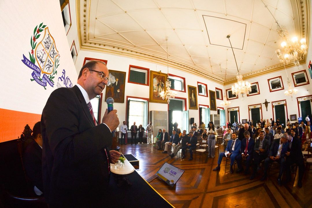 SDE discute melhoria do ambiente de negócios durante evento na ACB