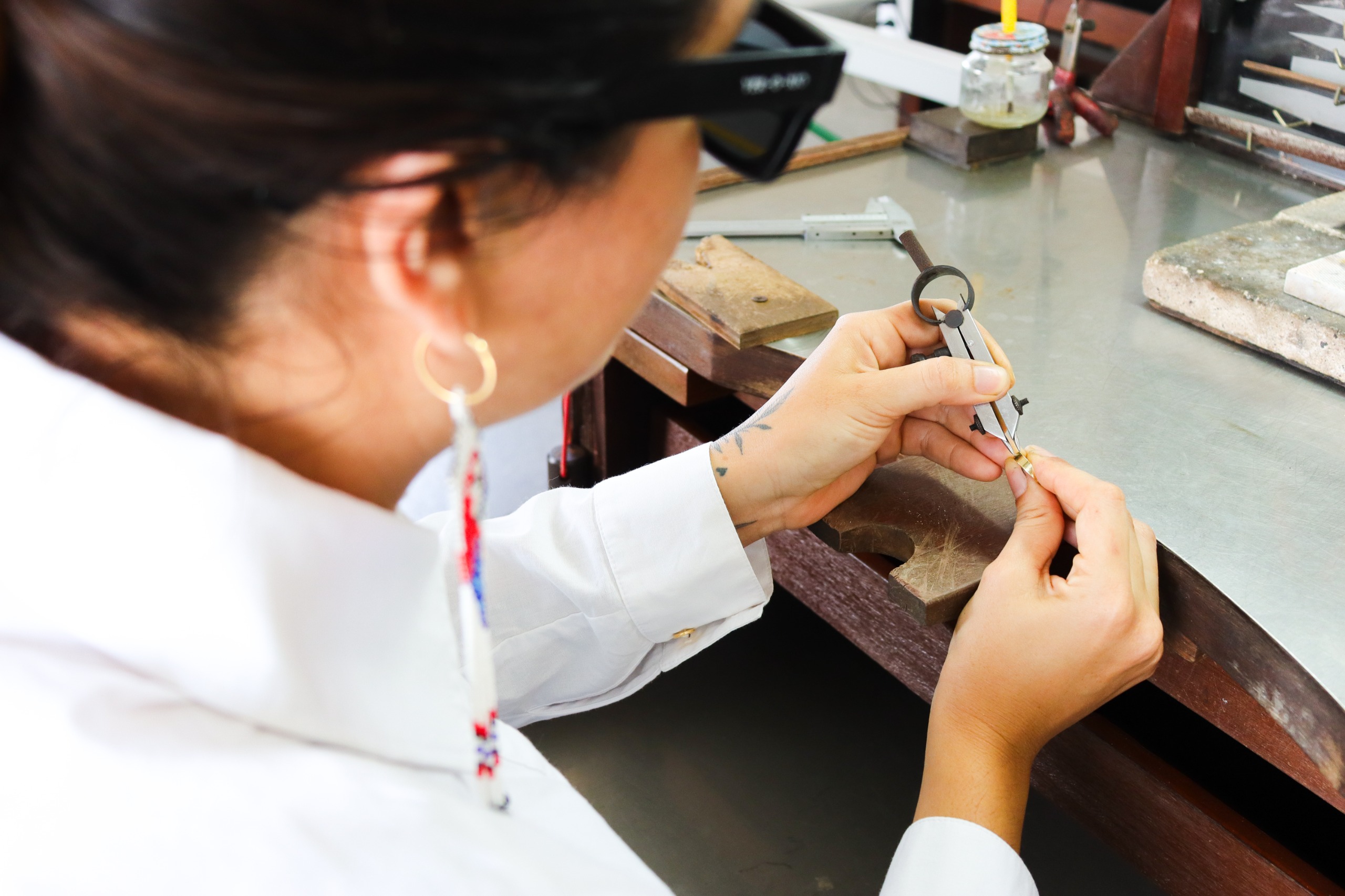 Andressa Lobo - Ourives, ex-aluna e monitora do CGB