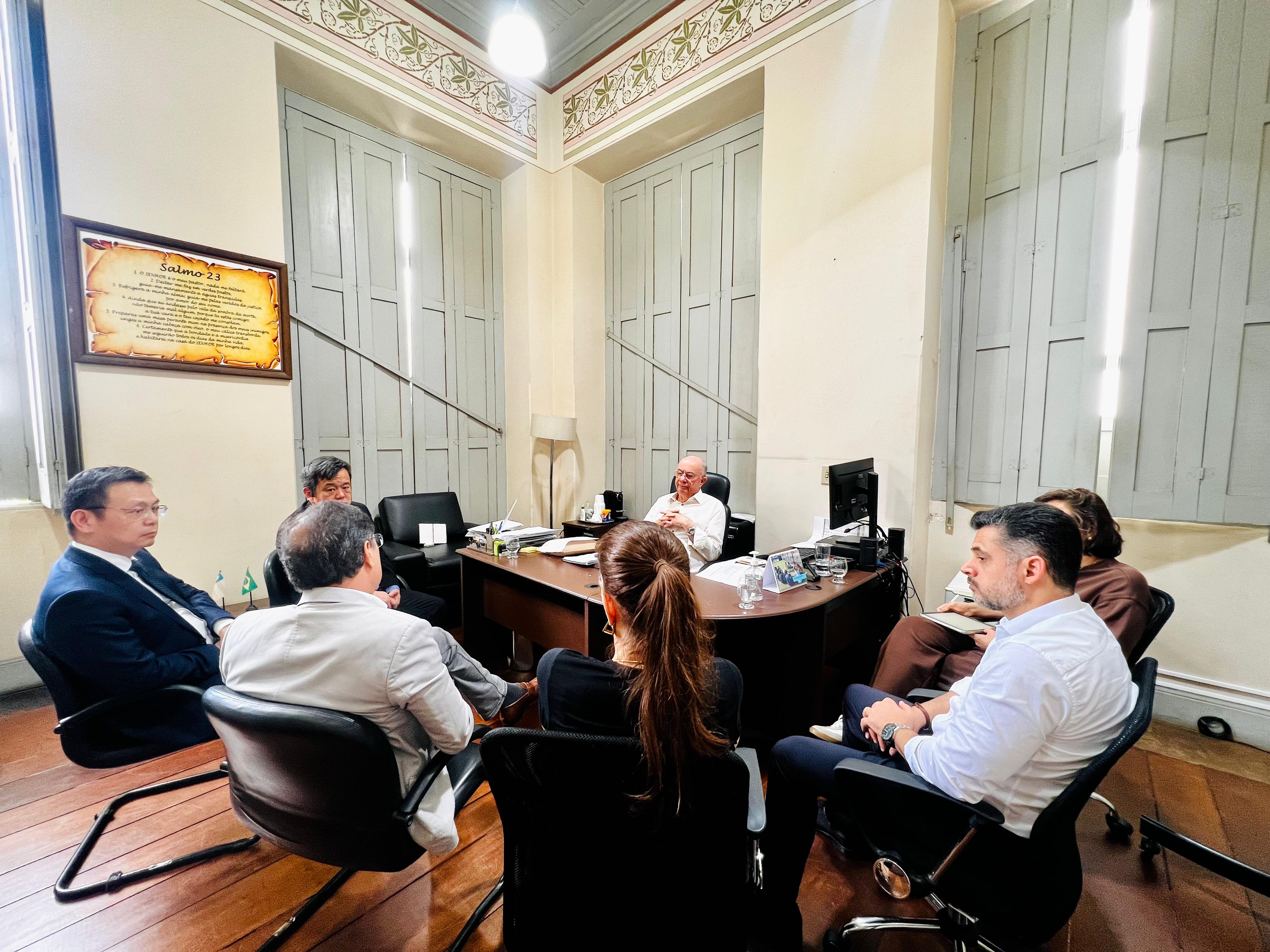 SDE articula reunião entre Prefeitura de Feira de Santana e executivos da BYD para tratar de investimentos