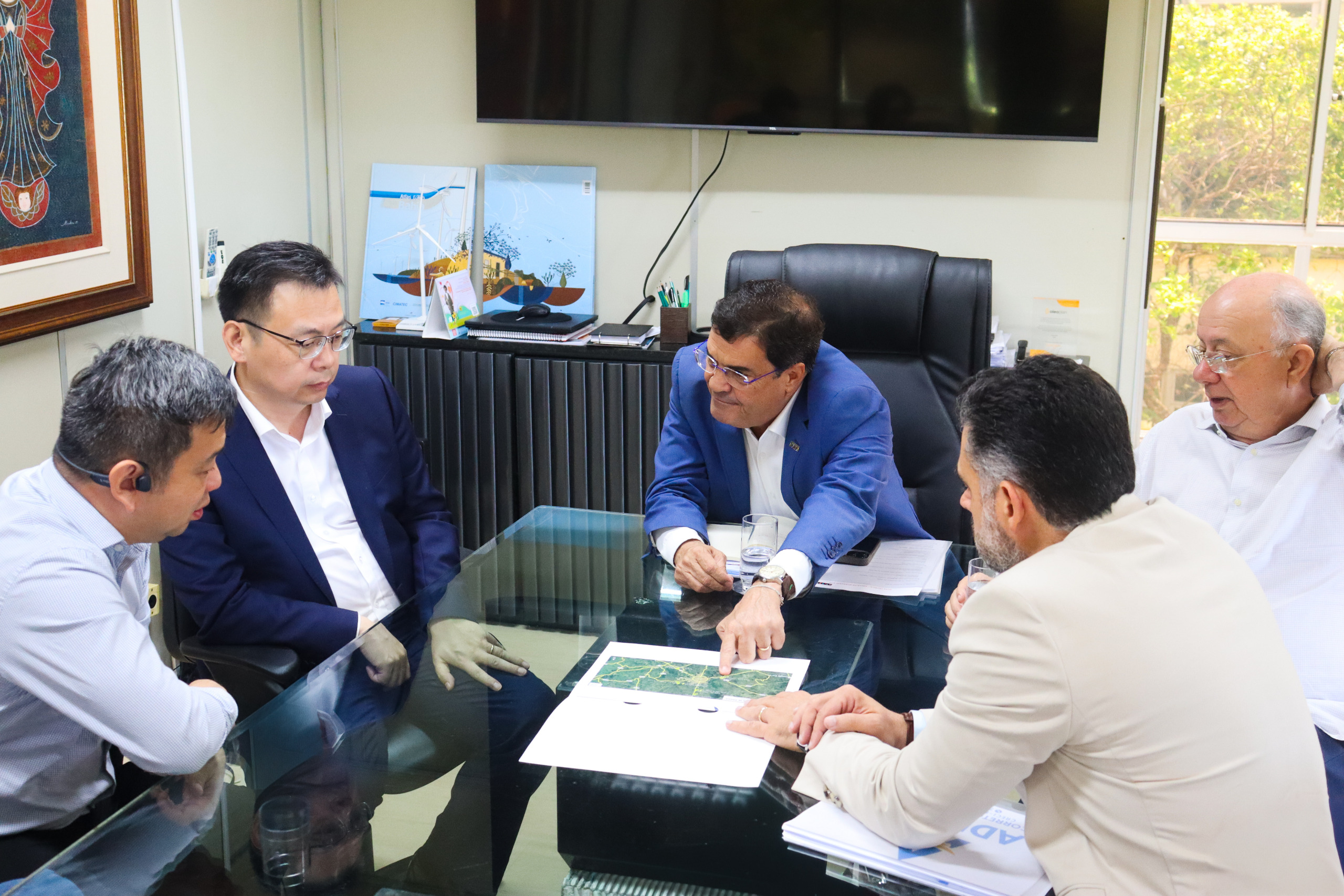 Em reunião na SDE, BYD reafirma investimento em P&D na Bahia