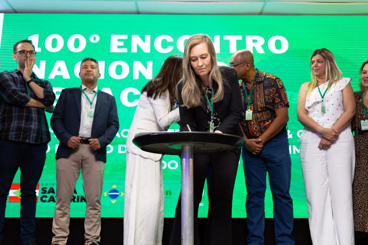 SDE apresenta Operação Ceasa no 100º Encontro Nacional Abracen em Florianópolis