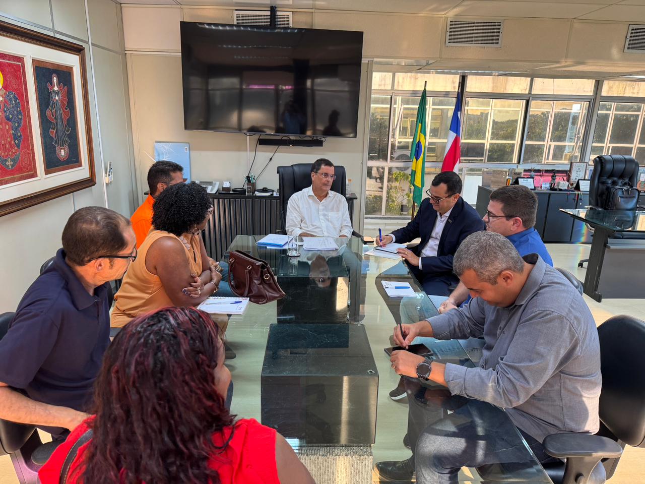 SDE debate fortalecimento do setor coureiro-calçadista em Ipirá