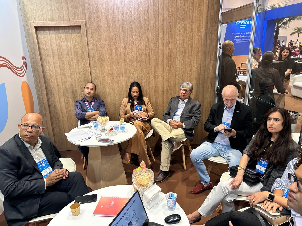 Grupo de Trabalho de Comércio Digital da SDE avança em diálogo durante Salão Sebrae das Cidades Empreendedoras 