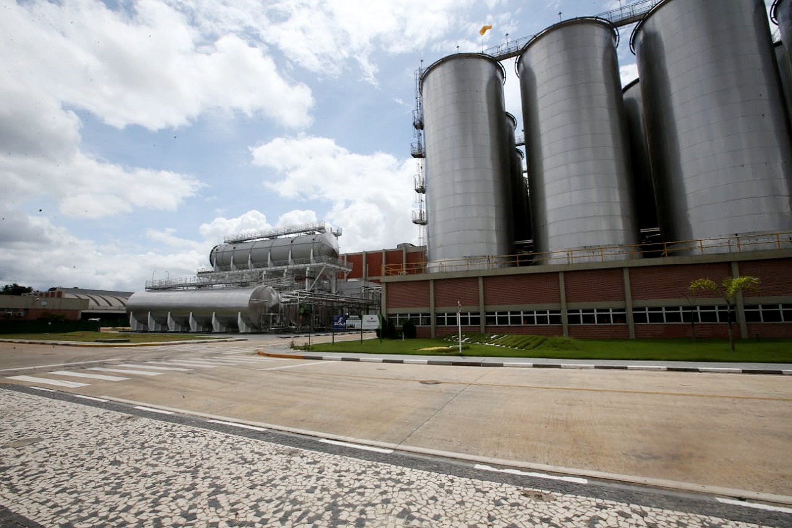 Bahia atrai R$ 1 bi em investimentos que podem gerar mais de 6 mil empregos