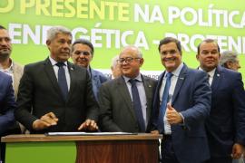 “O mundo está preocupado com isso e a Bahia não ficará para trás”, afirma Jerônimo Rodrigues ao sancionar lei estadual de transição energética