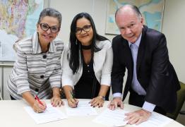 2020_02_18-Assinatura do termo de posse do seis coordenadores dos comitês temáticos do Fórum-FRPMPE (2)