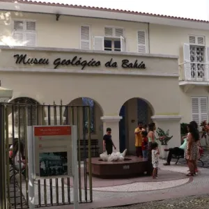 Funcionamento estendido no Museu Geológico