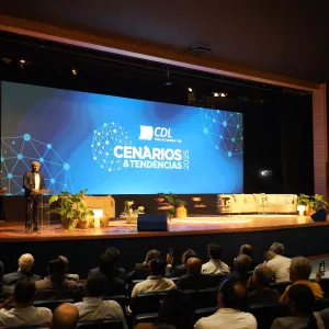 Em Feira de Santana, governador Jerônimo Rodrigues participa do encerramento de congresso para varejistas