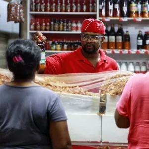 Mercado do Rio Vermelho registra aumento de vendas com procura de produtos da Semana Santa