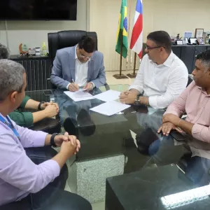 SDE assina protocolo de intenções de apoio institucional que prevê implantação de unidade fabril em Olindina