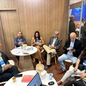 Grupo de Trabalho de Comércio Digital da SDE avança em diálogo durante Salão Sebrae das Cidades Empreendedoras 