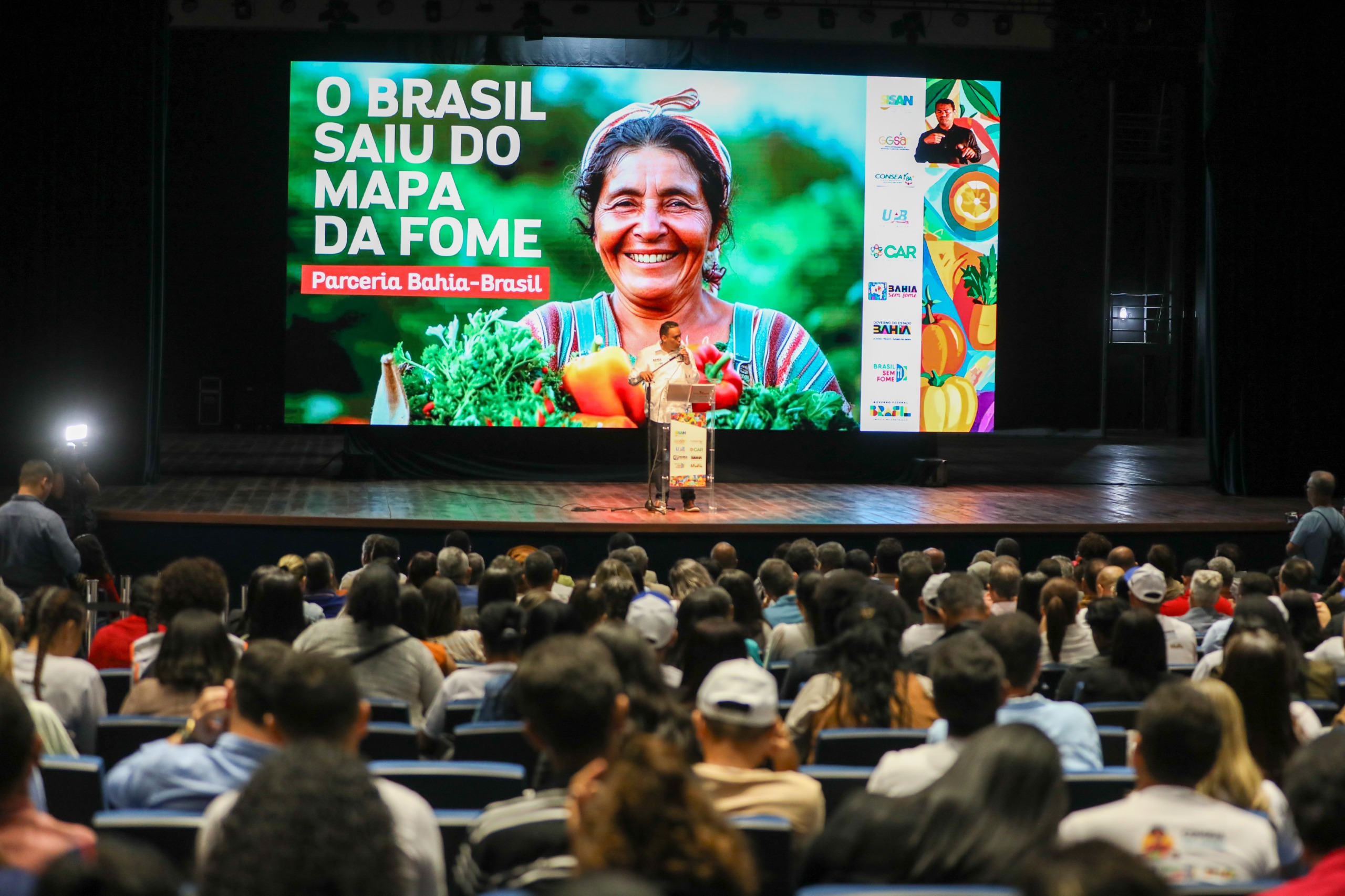 Bahia reforça combate à fome com lançamento do 3º PLANSAN e entrega de kits de hortas comunitárias