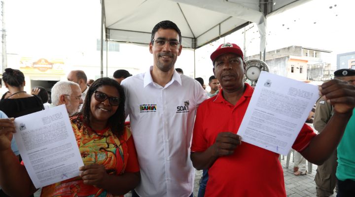 Assentados da reforma agrária de Ponto Novo recebem contratos que garantem direitos sobre a terra