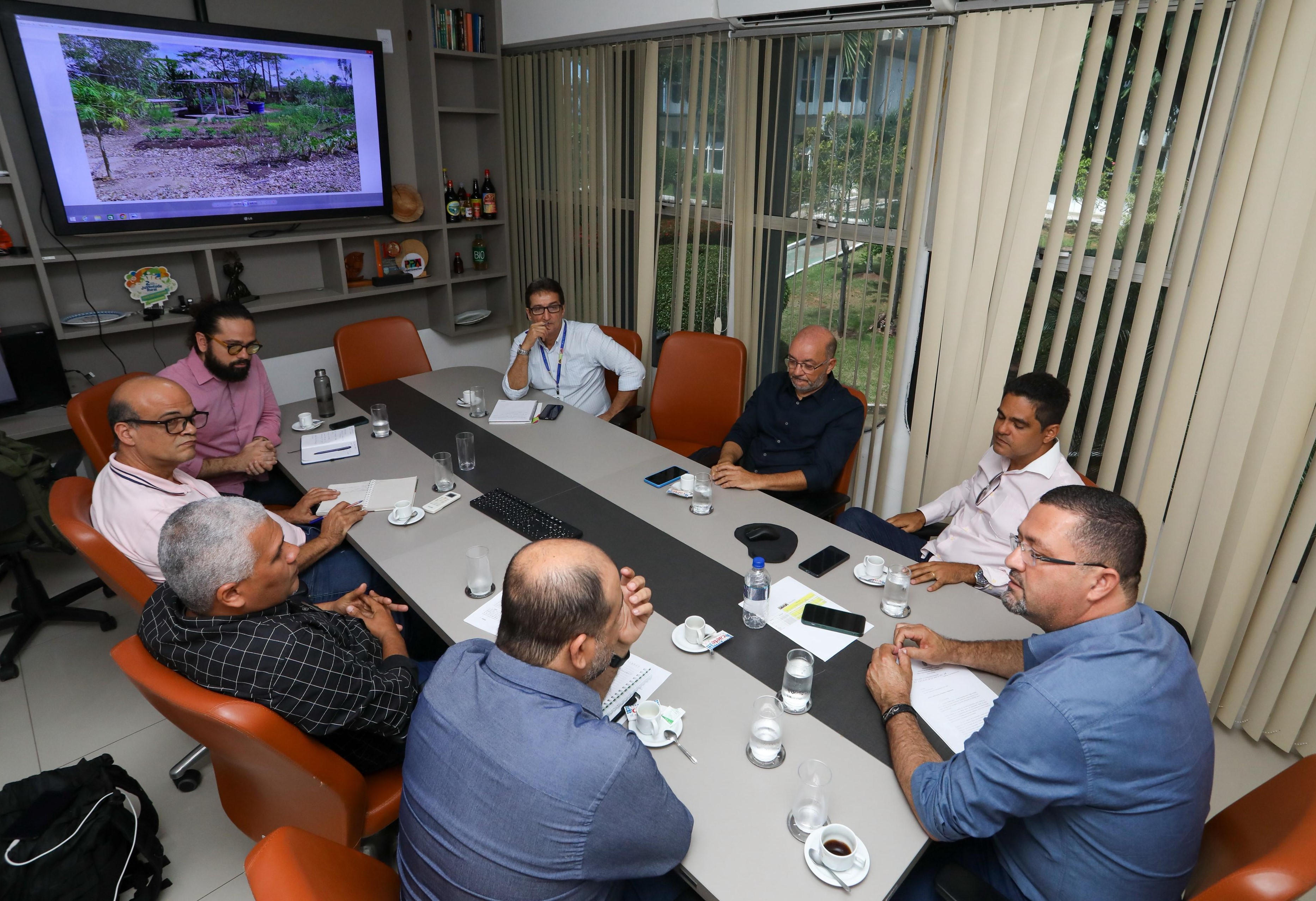 SDR, UESB e IF Baiano discutem ações voltadas ao desenvolvimento da avicultura no Médio Sudoeste da Bahia