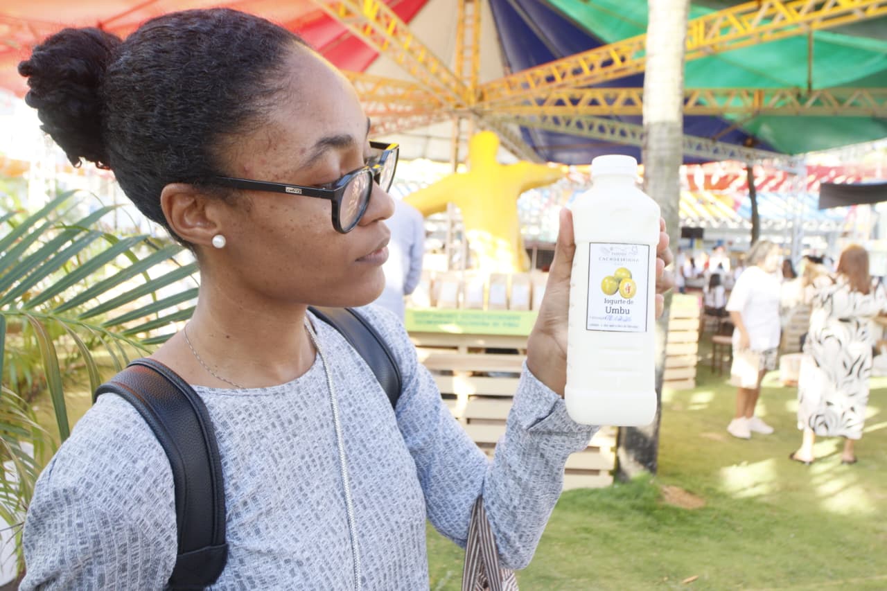 Feira Baiana reúne diversidade de orgânicos e movimenta o Parque Costa Azul