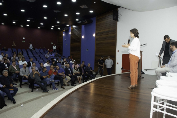 Prefeitos de municípios baianos participam de reunião técnica sobre decreto que regulamenta o domínio de terras