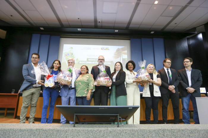 Cooperativas da agricultura familiar da Bahia assinam portaria do Selo Biocombustível Social em Brasília