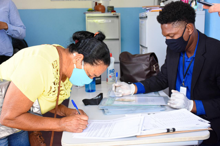 Agricultores familiares do Portal do Sertão recebem títulos de terra registrados em cartório