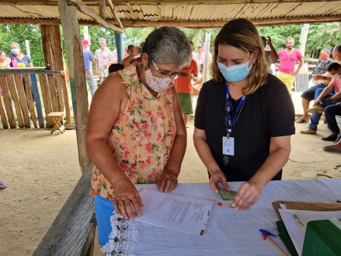 Estado e assentados da Reforma Agrária de Eunápolis celebram 98 Contratos de Concessão de Direito Real de Uso