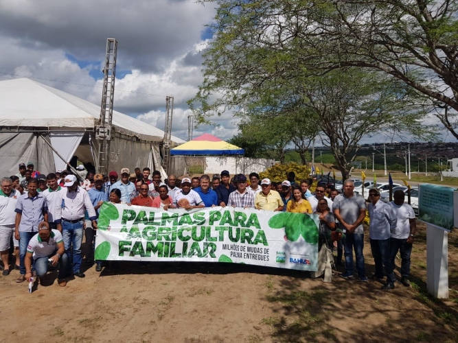 Governo da Bahia entrega 200 mil mudas de palma na ExpoCoité