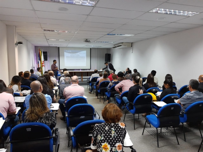 Equipe da CAR participa de encontro sobre prestação e tomada de contas