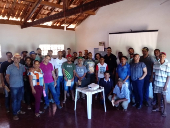 Agricultores familiares do município de Iuiu recebem capacitação sobre manejo de caprinos e ovinos