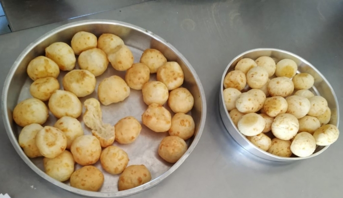 Grupo de Mulheres de Riacho de Santana participa de encontro comunitário sobre produção de derivados da mandioca