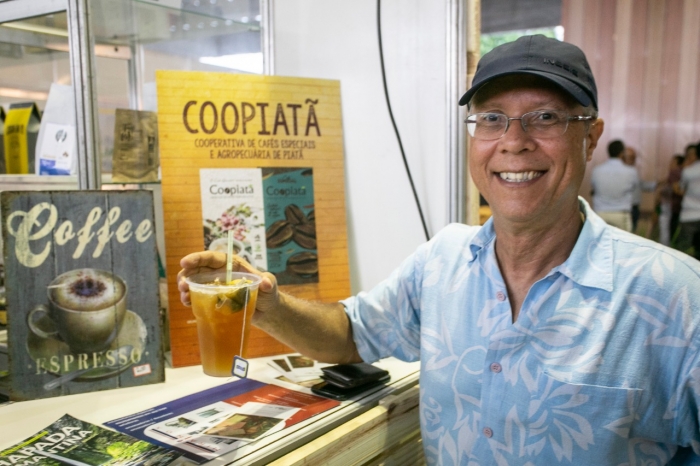 Drinks com café da agricultura familiar conquistam público da Fenagro no Parque de Exposições de Salvador