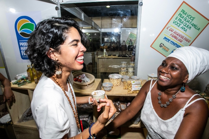 Terra Madre Brasil é lançado na Feira Baiana da Agricultura Familiar, com presença de Bela Gil