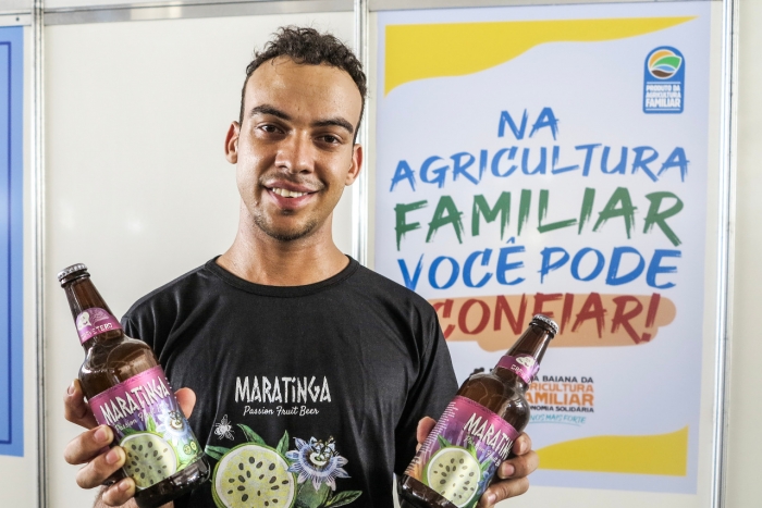 Jovem da zona rural de Uauá se destaca na produção de cervejas com frutas da Caatinga